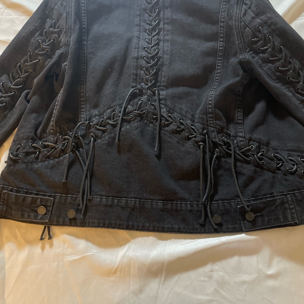 Black Denim Jacket Lace-Up Sleeve & Side Cropped Women’s Small 100% Cotton - Picture 9 of 10